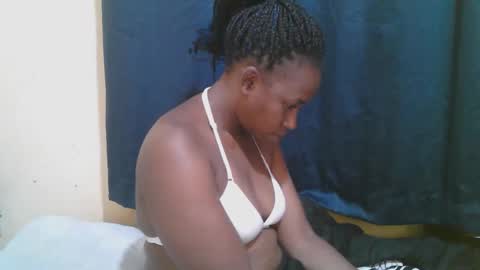 Snapshot of naughty_slender2 chatting on 10.14.25 jn online show from 10.14.25