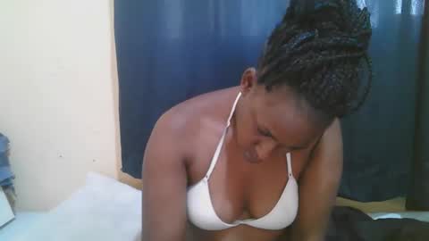 Snapshot of naughty_slender2 chatting on 10.15.25 jn online show from 10.15.25