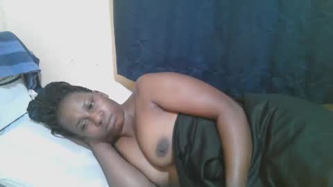 Snapshot of naughty_slender2 chatting on 10.19.25 jn online show from 10.19.25