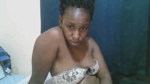 Snapshot of naughty_slender2 chatting on 10.20.25 jn online show from 10.20.25