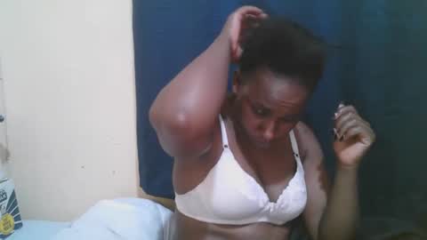 Snapshot of naughty_slender2 chatting on 10.25.25 jn online show from 10.25.25