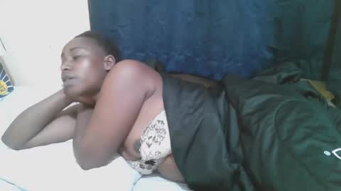 Snapshot of naughty_slender2 chatting on 10.28.25 jn online show from 10.28.25