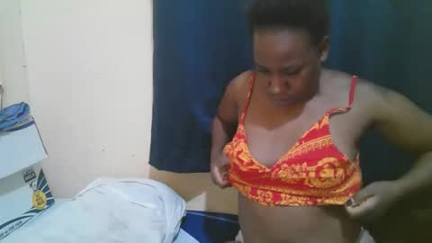 Snapshot of naughty_slender2 chatting on 10.29.25 jn online show from 10.29.25