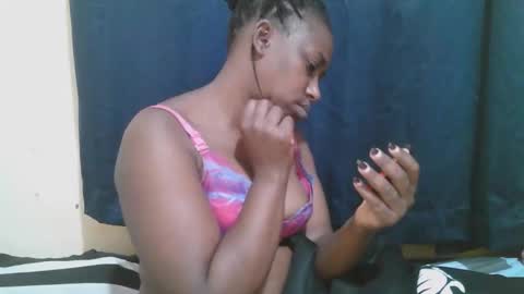 Snapshot of naughty_slender2 chatting on 11.03.25 jn online show from 11.03.25