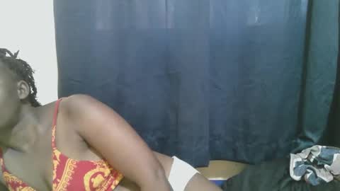 Snapshot of naughty_slender2 chatting on 11.15.25 jn online show from 11.15.25