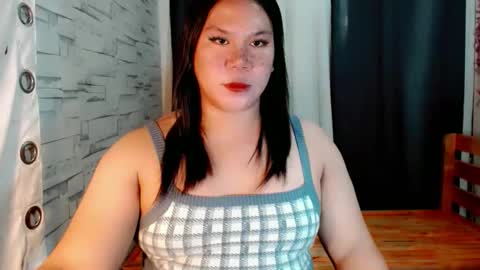 Snapshot of naughty_vies chatting on 03.22.26 Davies online show from 03.22.26