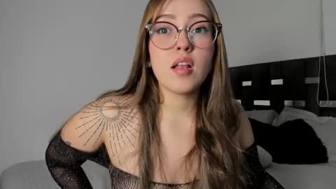 LANAindependent model online show from 01.10.26