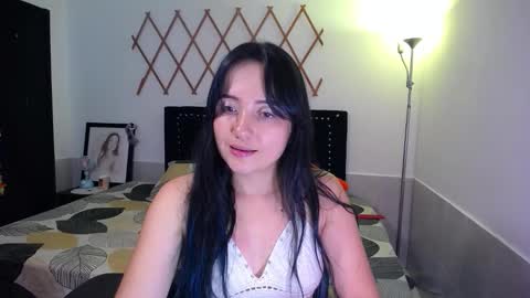 Snapshot of naughtygirl_mmm chatting on 09.26.25 Valeria online show from 09.26.25