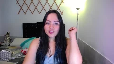 Snapshot of naughtygirl_mmm chatting on 10.08.25 Valeria online show from 10.08.25