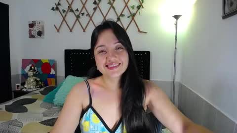 Snapshot of naughtygirl_mmm chatting on 04.21.26 Valeria online show from 04.21.26