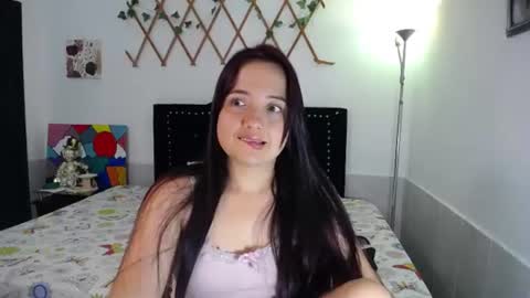 Snapshot of naughtygirl_mmm chatting on 06.20.26 Valeria online show from 06.20.26