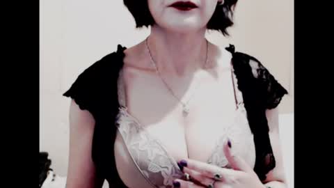 Snapshot of naughtyjenniferxx chatting on 06.10.26 Jenny online show from 06.10.26