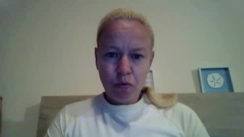 Snapshot of naughtyjennyblondeuk chatting on 04.18.26 naughtyjennyblondeuk online show from 04.18.26
