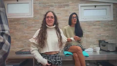 Snapshot of naughtyluxe chatting on 09.29.25 ANDREA STEPH MIKE online show from 09.29.25