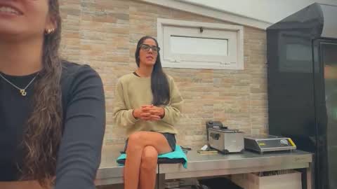 Snapshot of naughtyluxe chatting on 10.03.25 ANDREA STEPH MIKE online show from 10.03.25