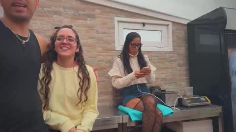 Snapshot of naughtyluxe chatting on 10.15.25 ANDREA STEPH MIKE online show from 10.15.25