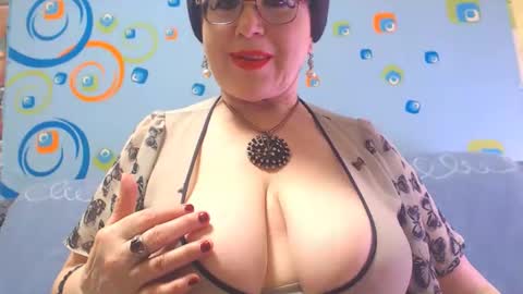 OldKinkyMILF online show from 01.11.25