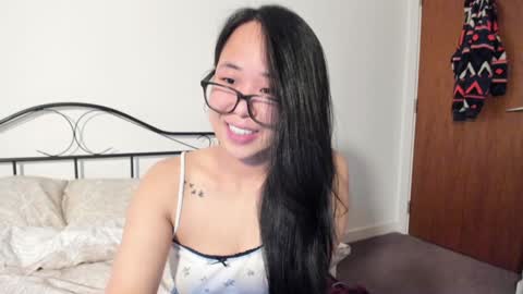 Gigi Chu  online show from 01.12.25