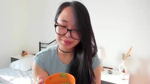 Gigi Chu  online show from 03.06.25