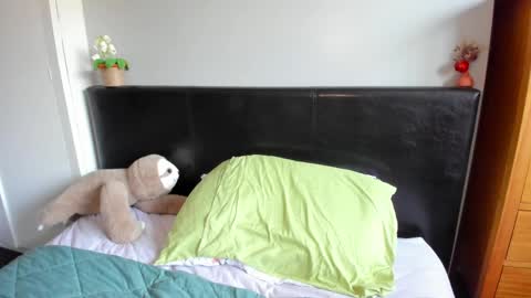 Snapshot of naughtynerdygirl chatting on 05.26.26 Gigi Chu online show from 05.26.26