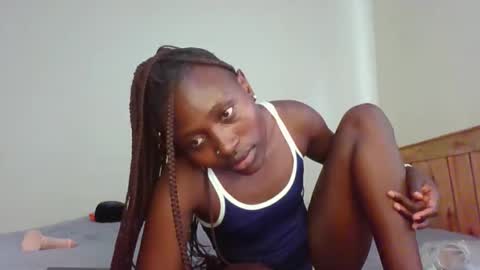 naughtyqueen12 online show from 12.16.25