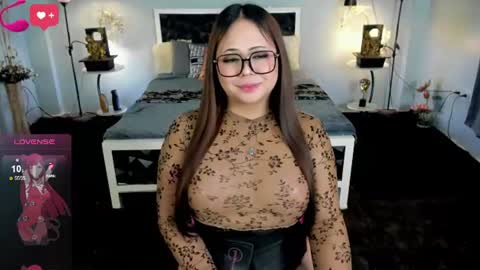 ITS ME YOGIRL PATRICIA online show from 06.19.26