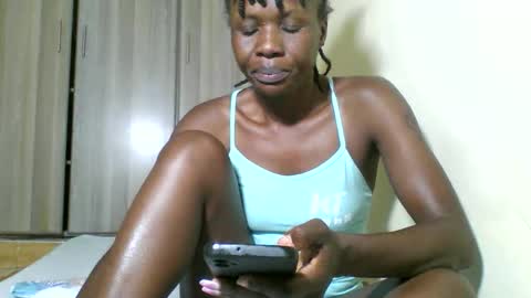 Snapshot of naughtyviv chatting on 10.11.25 naughtyviv online show from 10.11.25