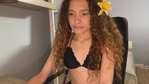 Snapshot of naugthtycurls chatting on 01.19.26 Arantxa online show from 01.19.26