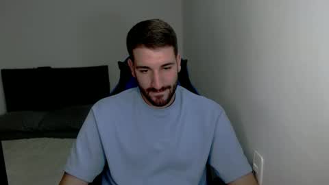 Snapshot of naugthy18boy chatting on 02.12.25 Nico online show from 02.12.25