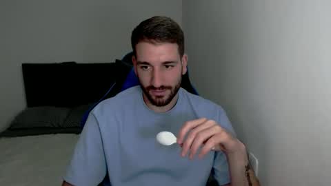 Snapshot of naugthy18boy chatting on 02.12.25 Nico online show from 02.12.25