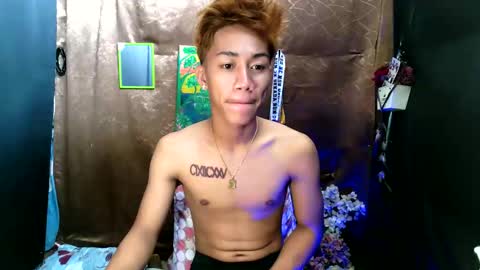 Snapshot of naugthyboyloy chatting on 09.23.25 Loy online show from 09.23.25