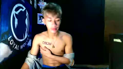 Snapshot of naugthyboyloy chatting on 11.08.25 Loy online show from 11.08.25