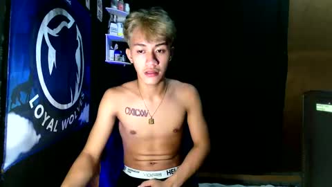 Snapshot of naugthyboyloy chatting on 11.11.25 Loy online show from 11.11.25