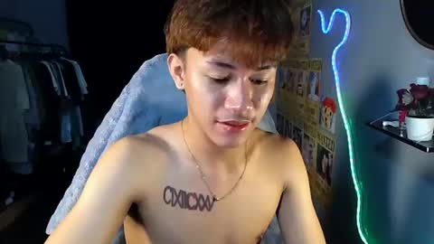 Snapshot of naugthyboyloy chatting on 06.26.26 Loy online show from 06.26.26