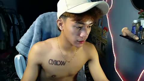 Snapshot of naugthyboyloy chatting on 07.06.26 Loy online show from 07.06.26