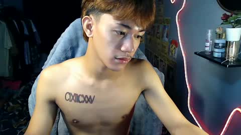 Snapshot of naugthyboyloy chatting on 07.09.26 Loy online show from 07.09.26