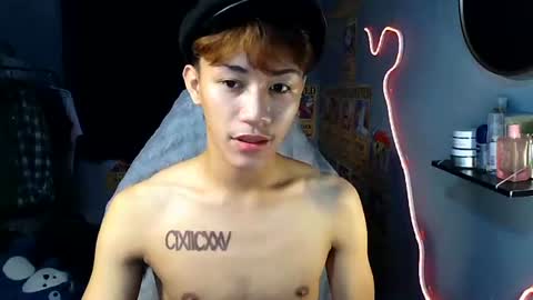 Snapshot of naugthyboyloy chatting on 07.15.26 Loy online show from 07.15.26