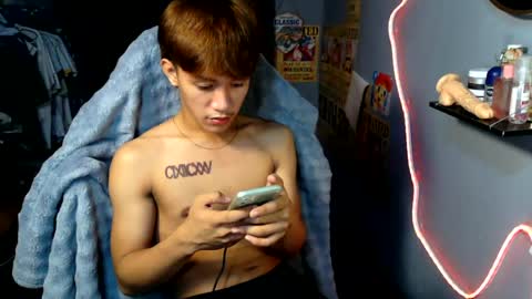 Snapshot of naugthyboyloy chatting on 07.17.26 Loy online show from 07.17.26