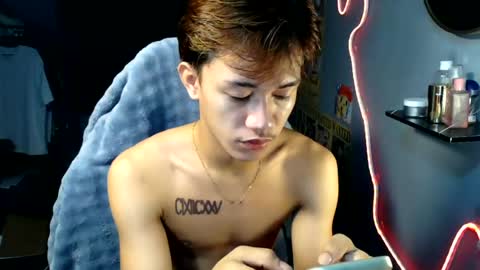 Snapshot of naugthyboyloy chatting on 07.30.26 Loy online show from 07.30.26