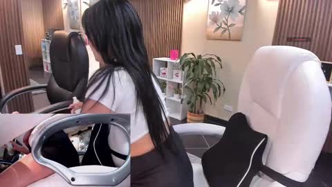         online show from 11.03.25