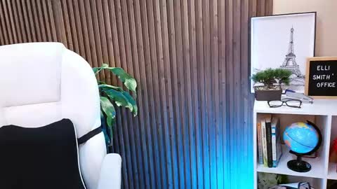        online show from 05.25.26
