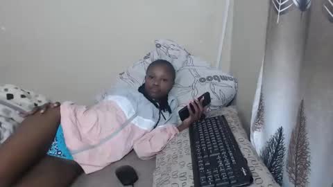 Snapshot of nawtylarissa_ chatting on 10.17.25 nawtylarissa_ online show from 10.17.25