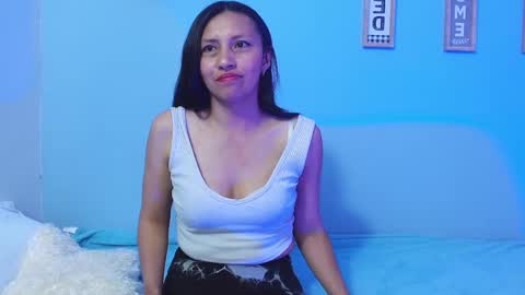 naya_10 online show from 09.22.25