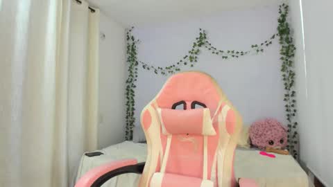 Snapshot of nayah_williams chatting on 10.21.25 Nayah Williams - OnlyFans online show from 10.21.25