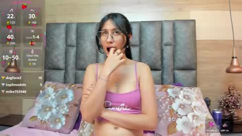 Naye  online show from 09.19.25