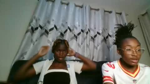 nayela_ online show from 02.22.26