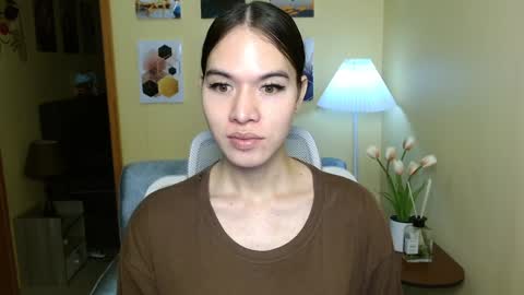 Nayika Huge online show from 01.30.25