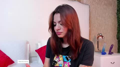 Mia  online show from 09.25.25