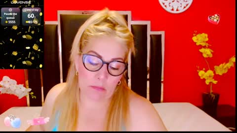 Lady Nayla online show from 01.06.25
