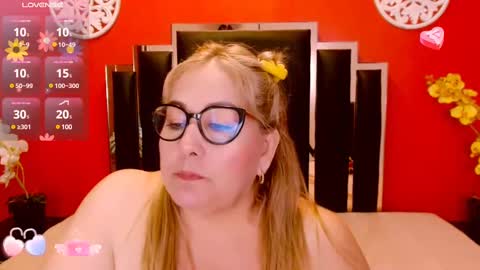 Lady Nayla online show from 03.05.25